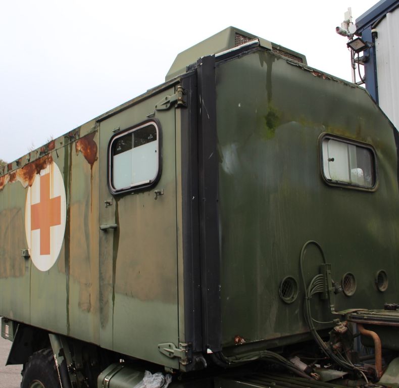 AMBULANCE/CAMPER BODY U1300L