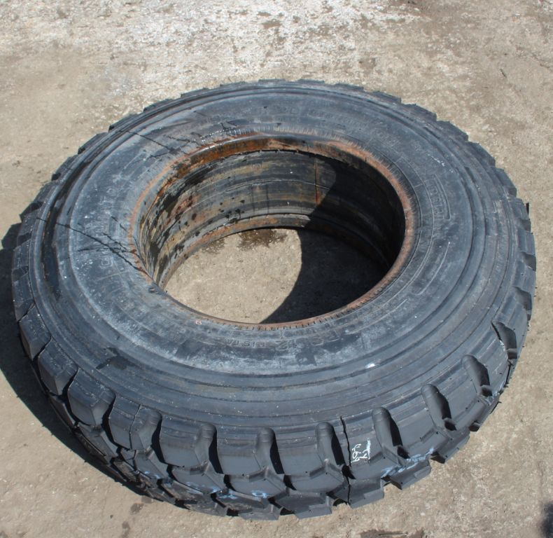 X1 USED 12.5R20 PIRELLI PS12 TYRE