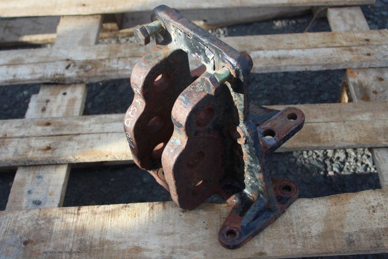 USED PTO BEARING BLOCK/TOP LINK BRACKET