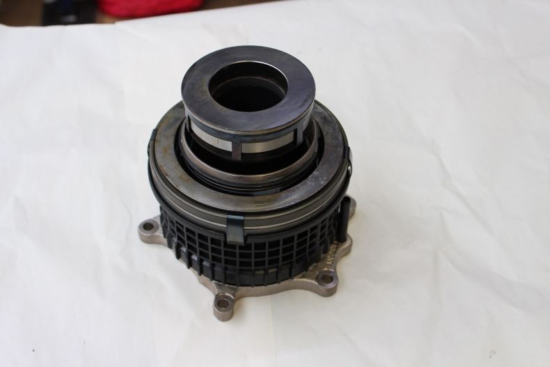 GENUINE MERCEDES RELEASE BEARING