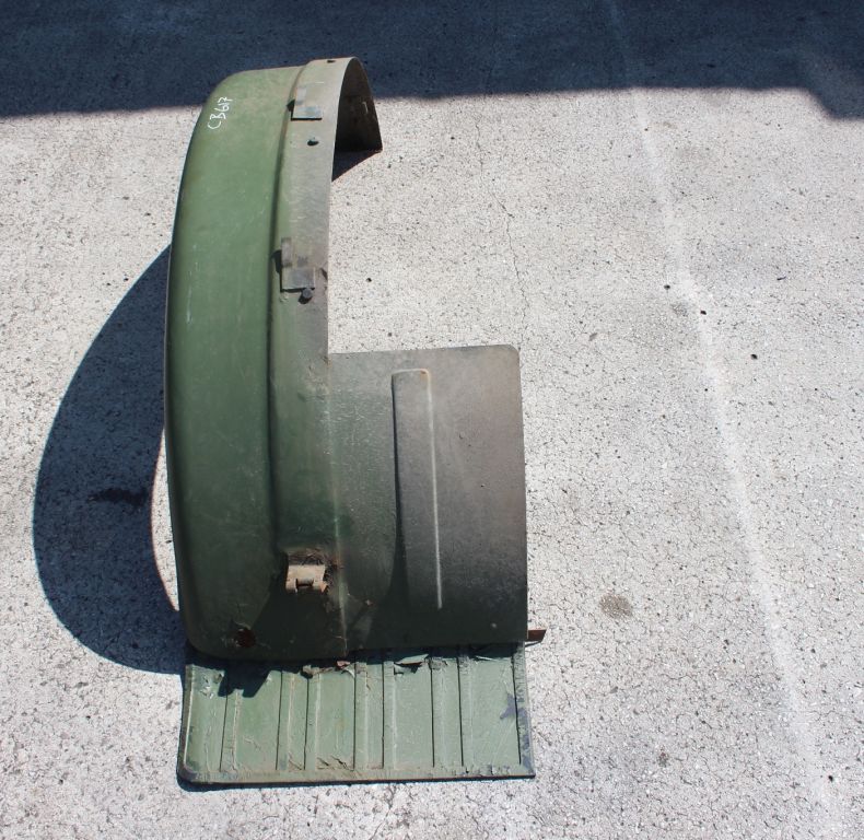 U1300L, 1500, 1700 FRONT N/S MUDGUARD