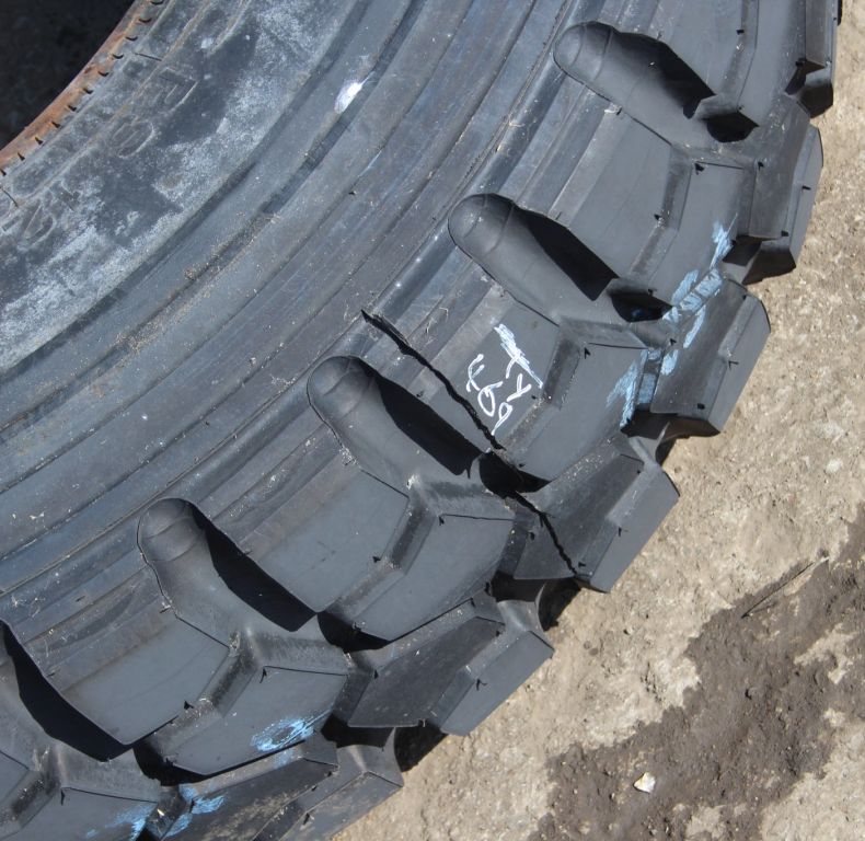 X1 USED 12.5R20 PIRELLI PS12 TYRE