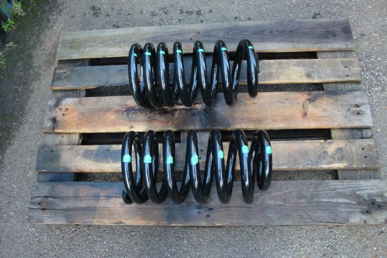 AV FRONT HEAVY DUTY SPRINGS 425/435/437 UNIMOGS