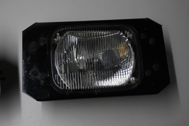 USED NEW STYLE SBU HEADLAMP KIT RH TRAFFIC