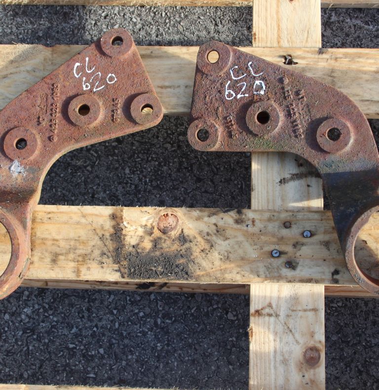 USED ANTI-ROLL BAR BRACKETS