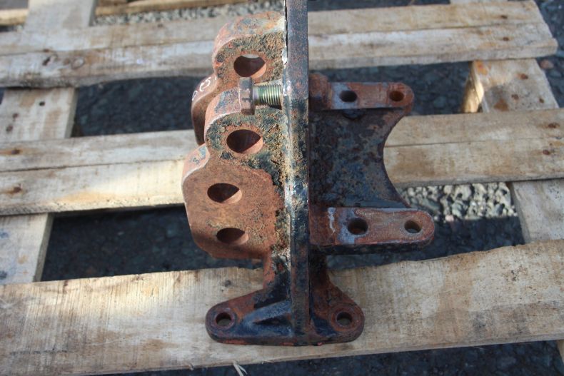 USED PTO BEARING BLOCK/TOP LINK BRACKET