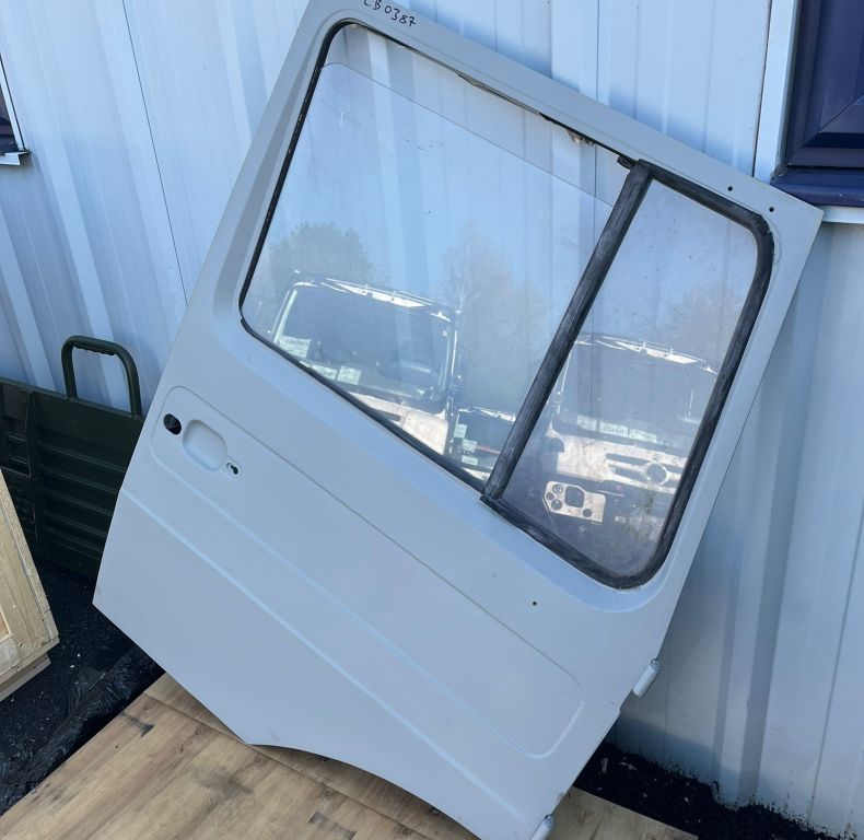 USED RH DOOR SBU