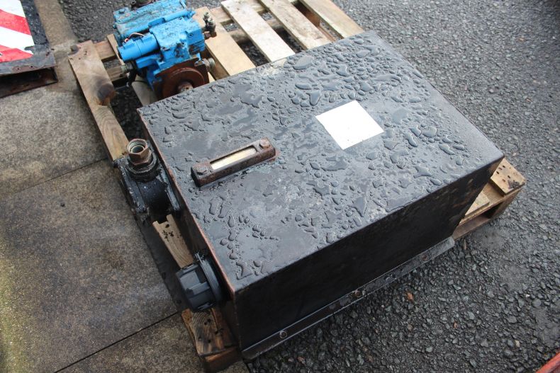 USED HYDRAULIC TANK