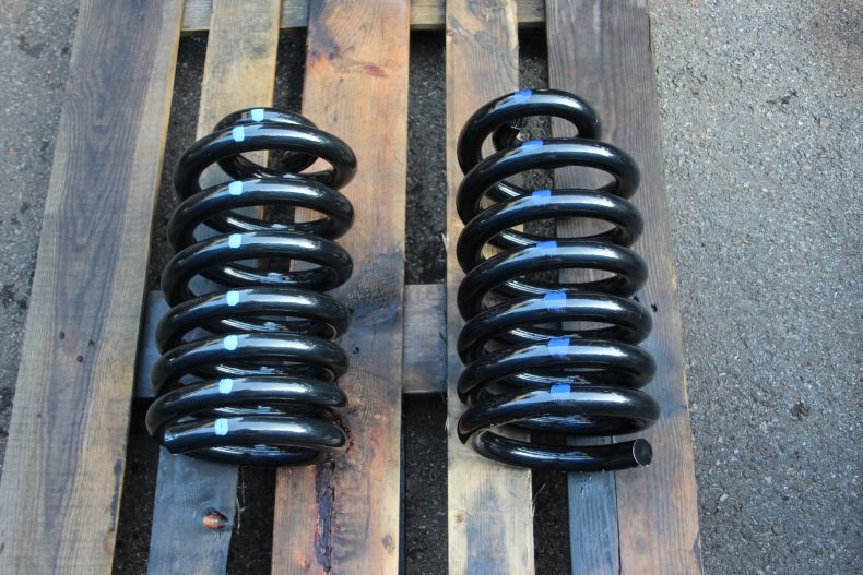 AV FRONT HEAVY DUTY SPRINGS 424/427 UNIMOGS