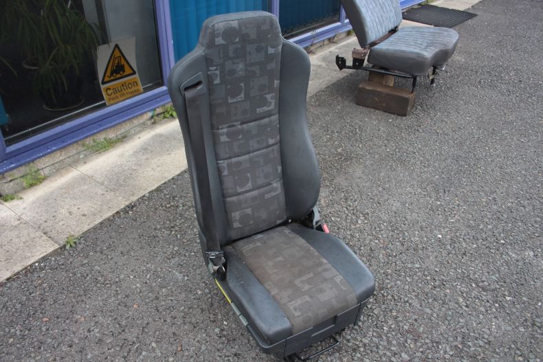 ISRI SUSPENSION SEAT RIGHT HAND