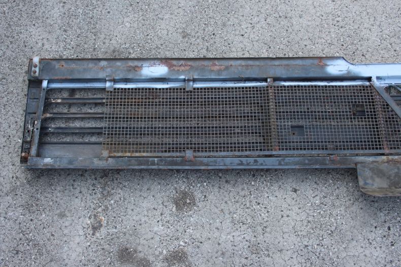 USED GRILLE TO SUIT U1000 424 121 MODELS