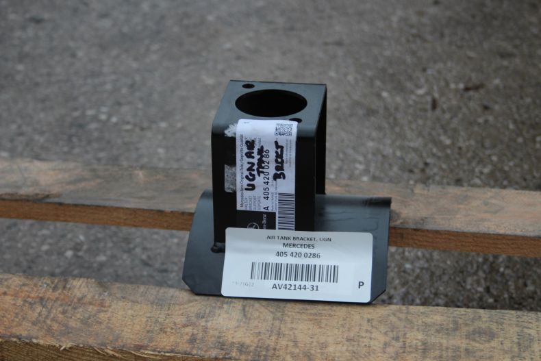 AIR TANK BRACKET, UGN A4054200286