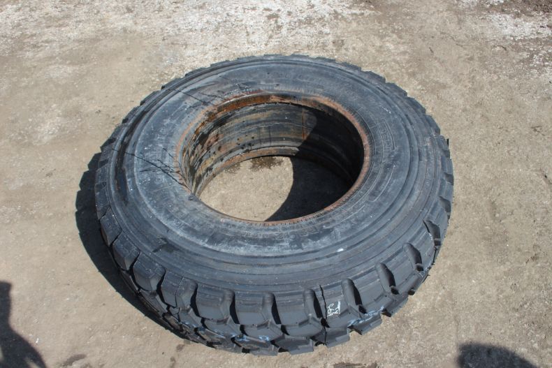 X1 USED 12.5R20 PIRELLI PS12 TYRE