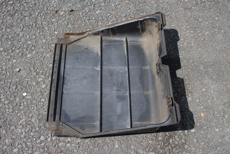 UGN U300/400/500 BATTERY BOX LID