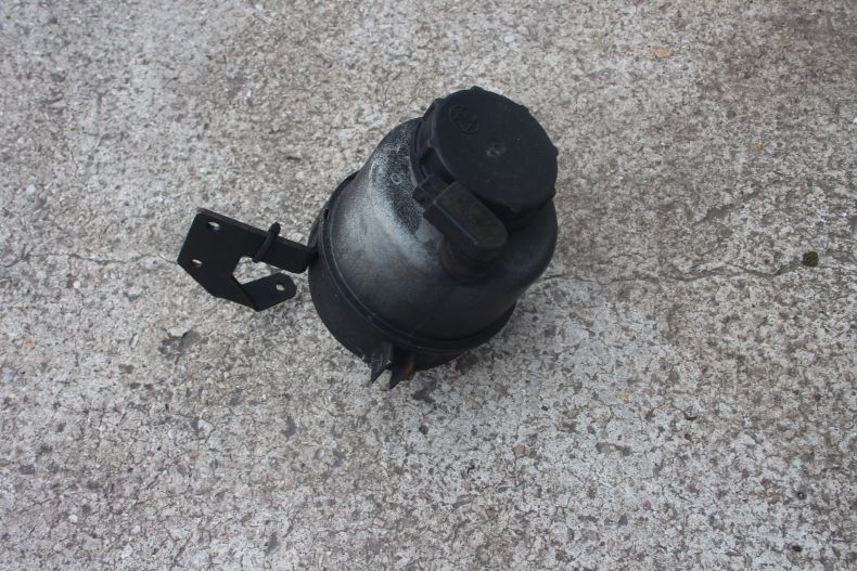 USED POWER STEERING RESERVOIR