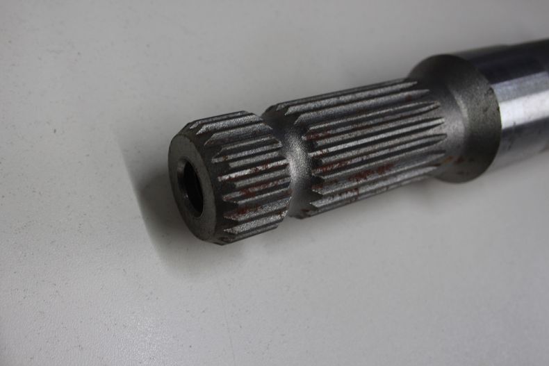 REAR PTO STUB SHAFT 21 SPLINE OLD STOCK