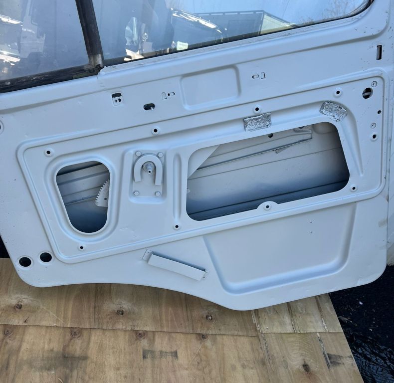 USED RH DOOR SBU