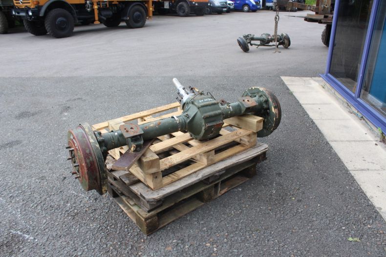 USED LOW KMS 406/416 DRUM BRAKE REAR AXLE