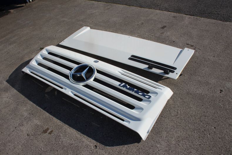 BONNET & GRILLE KIT UHN