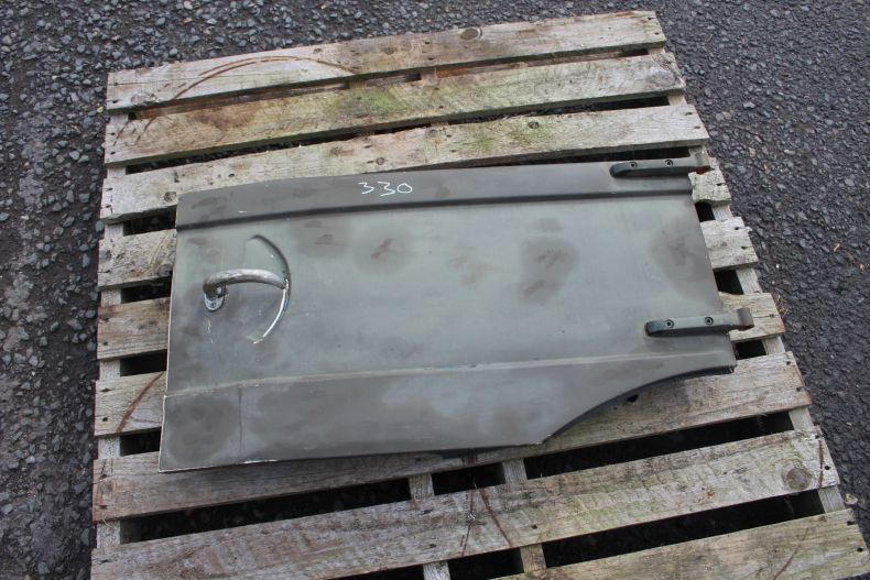 USED RIGHT HAND 406/416 SOFT TOP CAB DOOR