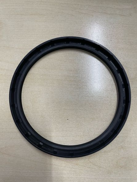 OUTER HUB SEAL 424-427 & U1300L 016 997 75 47