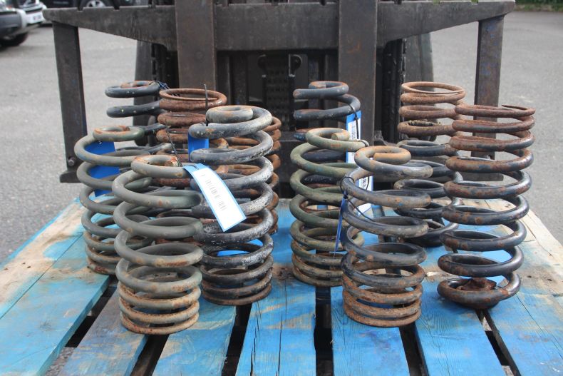 VARIOUS USED HELPER SPRINGS