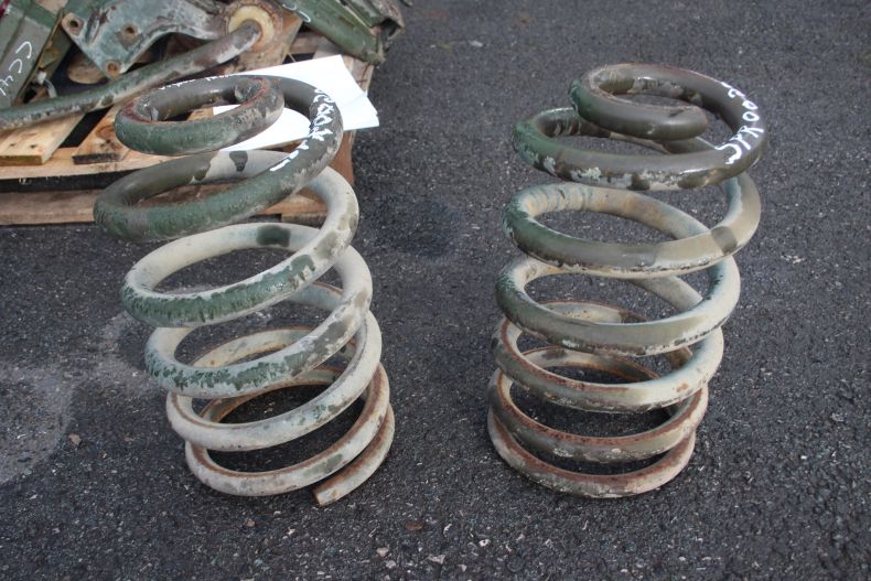 PAIR OF USED FRONT SPRINGS U1300L & U1550L