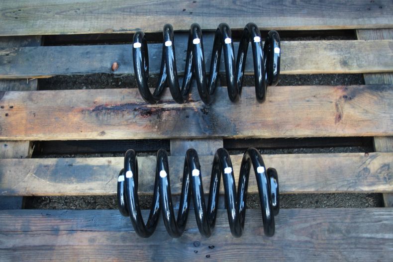 AV REAR HEAVY DUTY SPRINGS 406/416