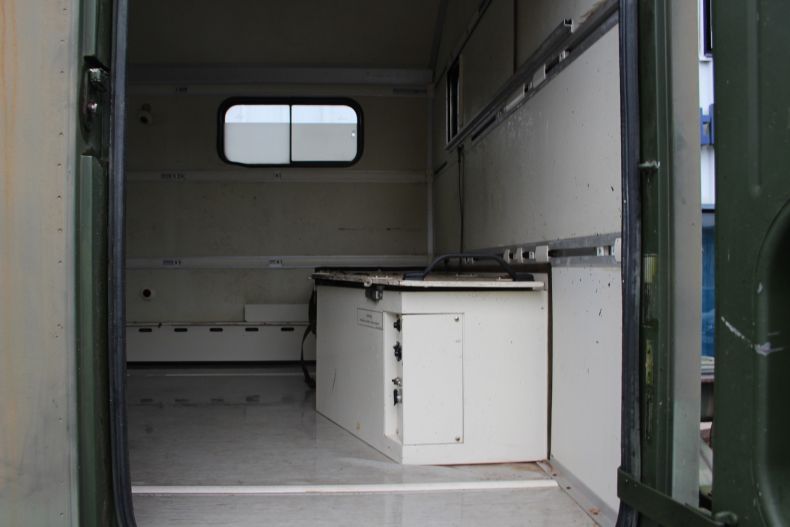 AMBULANCE/CAMPER BODY U1300L