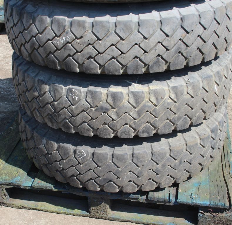 X4 USED 10.00R20 CONTINENTAL TYRES & 20" RIMS