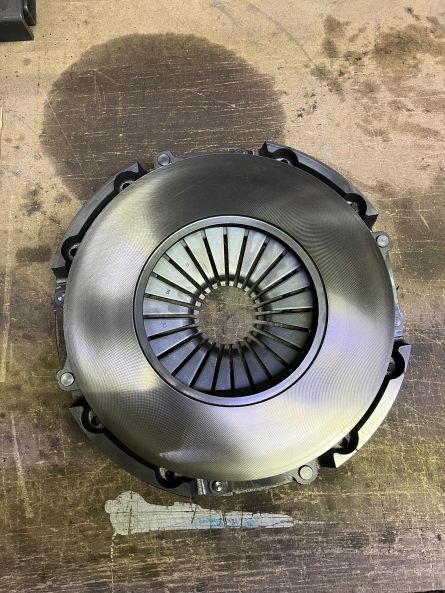 SINGLE CLUTCH 330MM U1300L USED LOW KMS