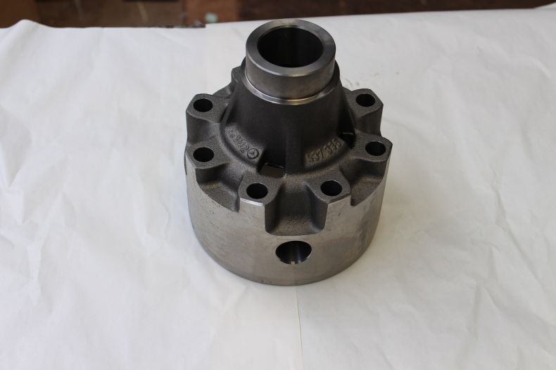 NEW OLD STOCK MERCEDES DIFF CASING