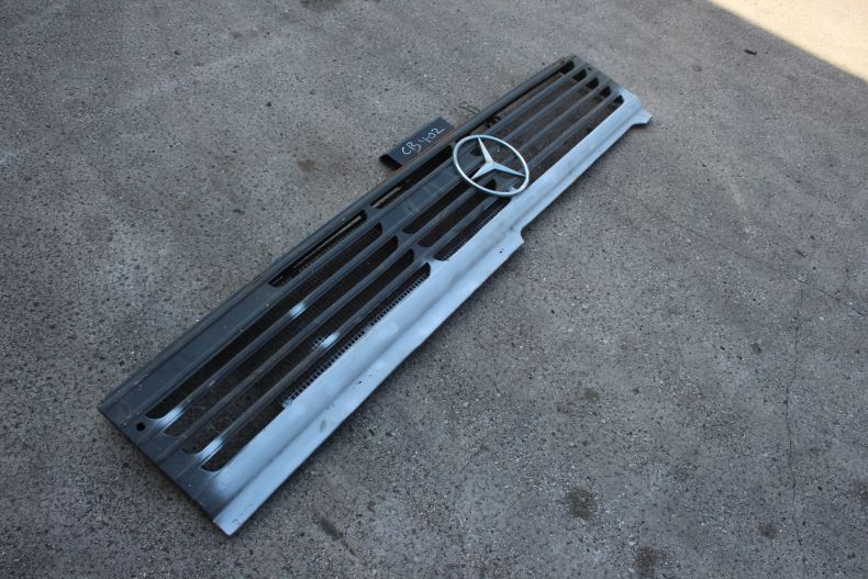 USED GRILLE TO SUIT U1000 424 121 MODELS