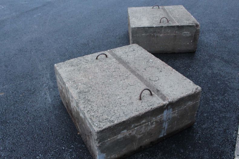 x1 concrete weights