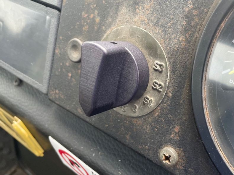 HEADLIGHT KNOB MILITARY SWITCH