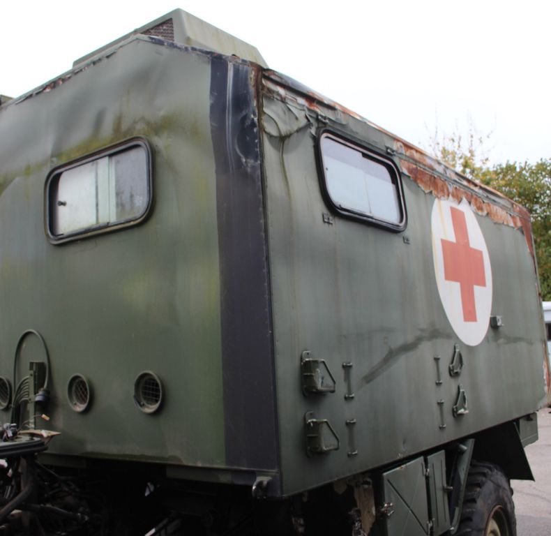 AMBULANCE/CAMPER BODY U1300L