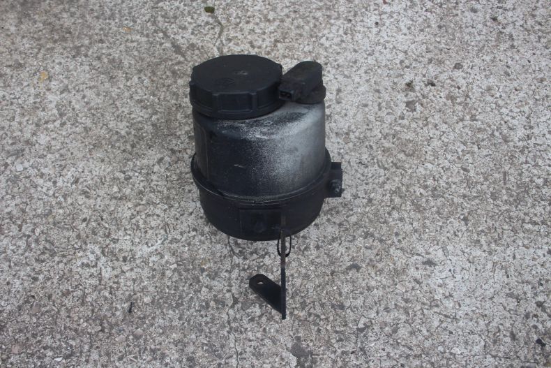 USED POWER STEERING RESERVOIR