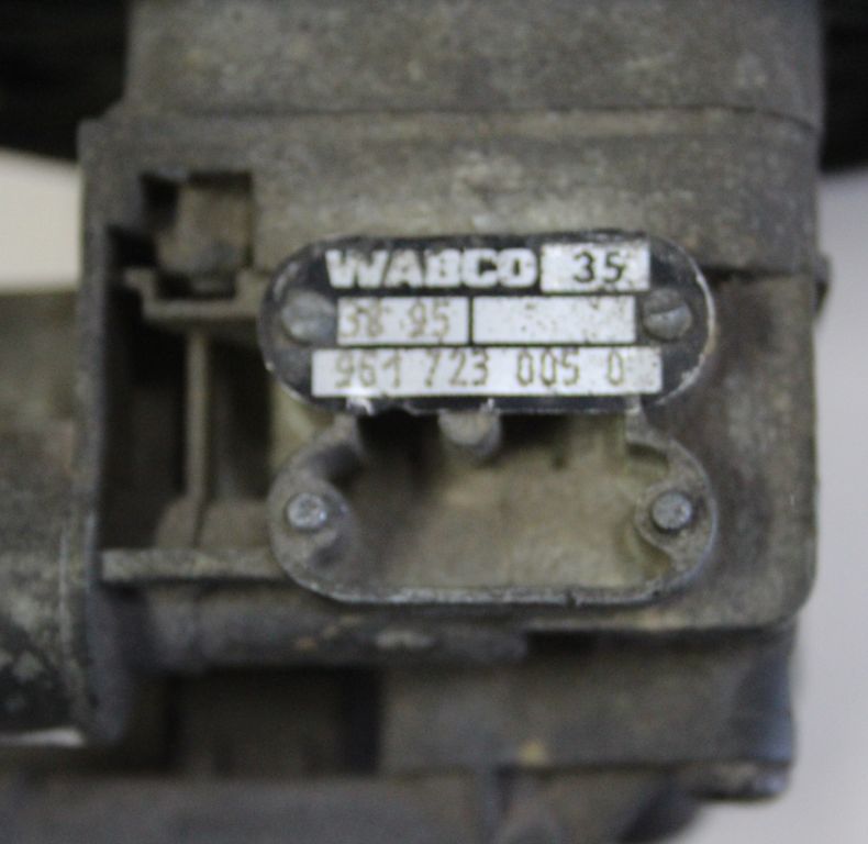 USED HAND BRAKE VALVE UGN UNIMOGS