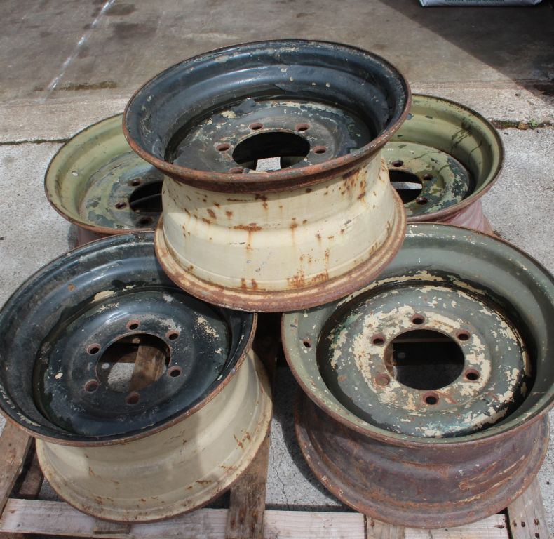 USED EX-MILITARY WIDE TRACK 11X20" WHEEL RIMS