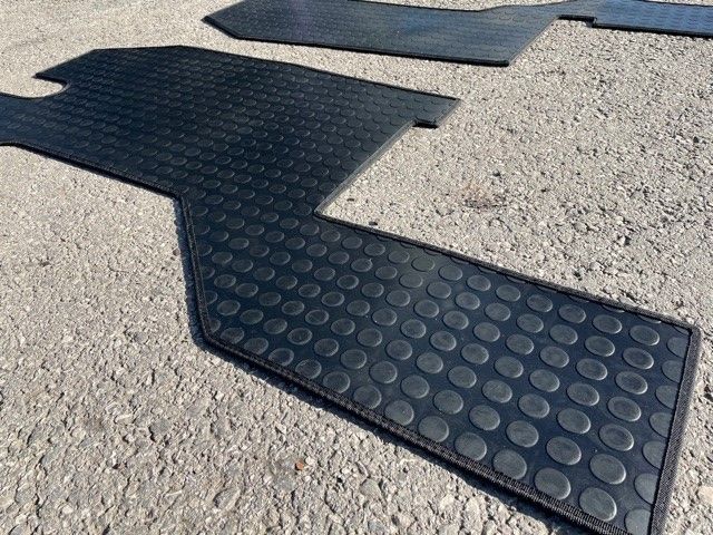 PAIR OF FLOORMATS TO SUIT U1300L & U3000/4000/5000