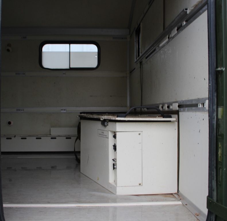 AMBULANCE/CAMPER BODY U1300L