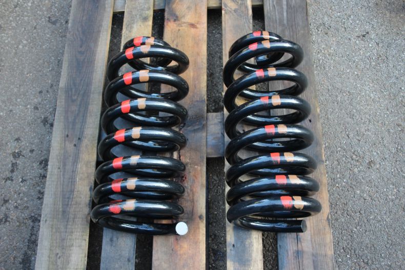 AV REAR HEAVY DUTY SPRINGS 437 UHN/UHE