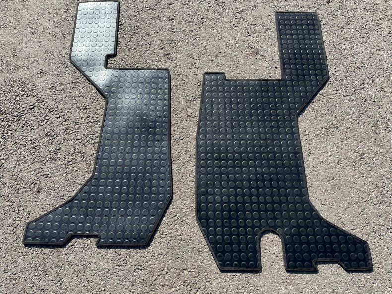 PAIR OF FLOORMATS TO SUIT U1300L & U3000/4000/5000