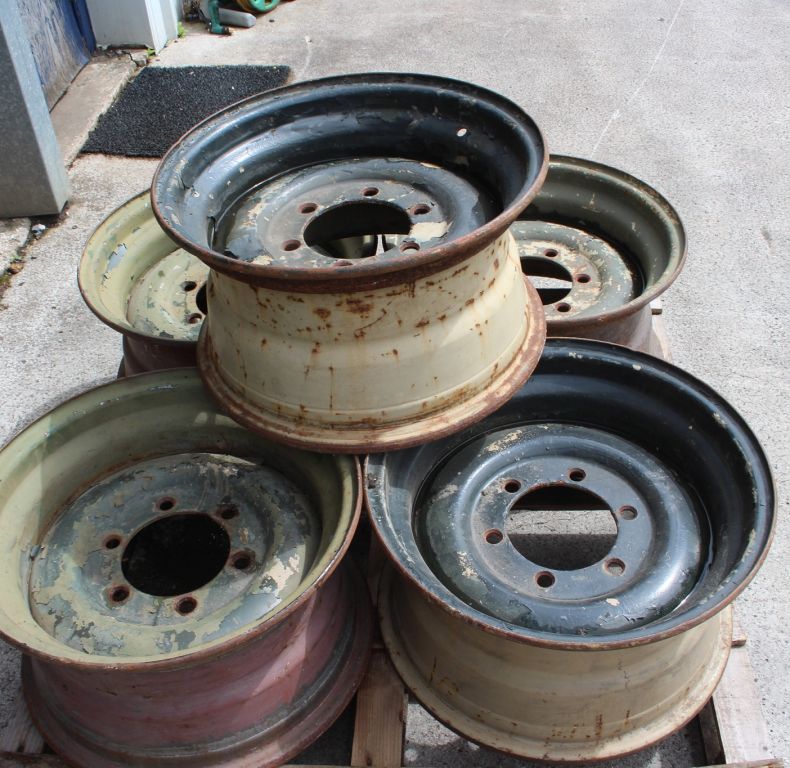 USED EX-MILITARY WIDE TRACK 11X20" WHEEL RIMS