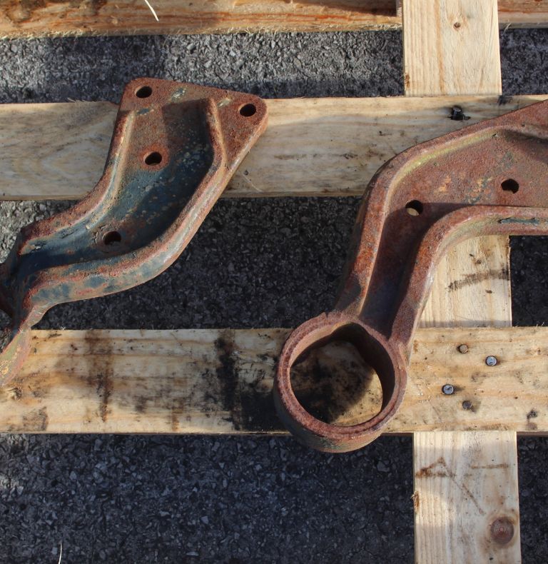 USED ANTI-ROLL BAR BRACKETS