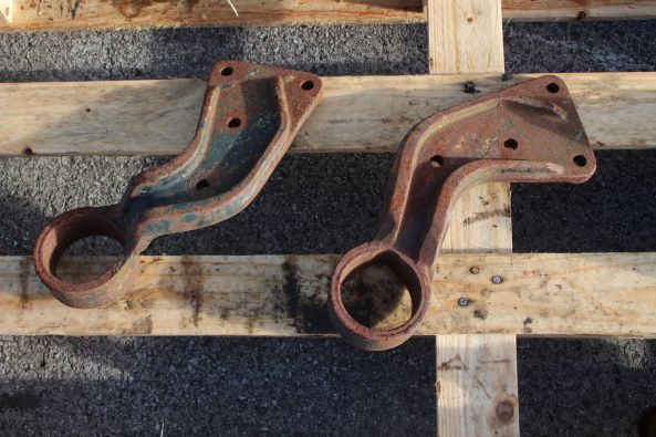 USED ANTI-ROLL BAR BRACKETS