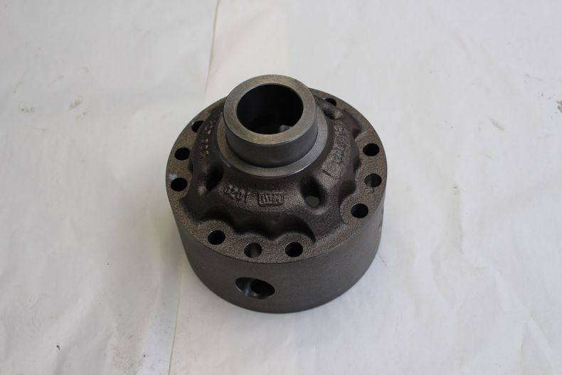 NEW GENUINE MERCEDES DIFFERENTIAL CASING