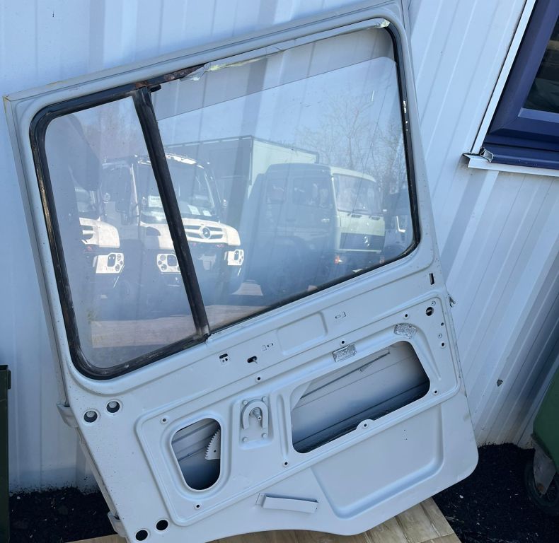 USED RH DOOR SBU