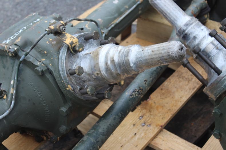 USED LOW KMS 406/416 DRUM BRAKE AXLES