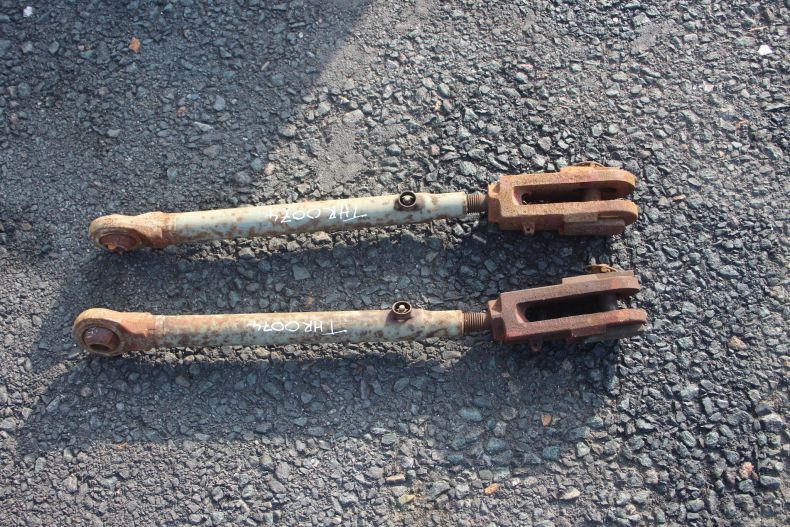 USED PAIR OF CAT II THREE POINT LINKAGE ADJUSTERS